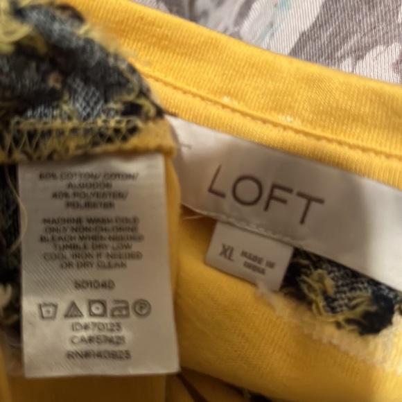 Loft T-Shirt style top size XL - Picture 4 of 5